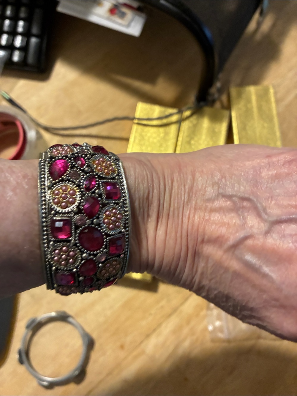 Vintage-Inspired Red Gemstone Cuff Bracelet - Picture 10 of 11